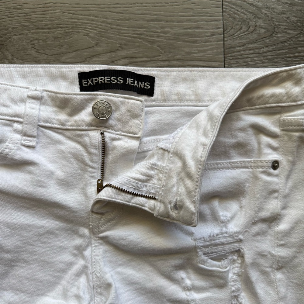 Express Low Rise Cut Off Denim Shorts - Picture 3 of 6